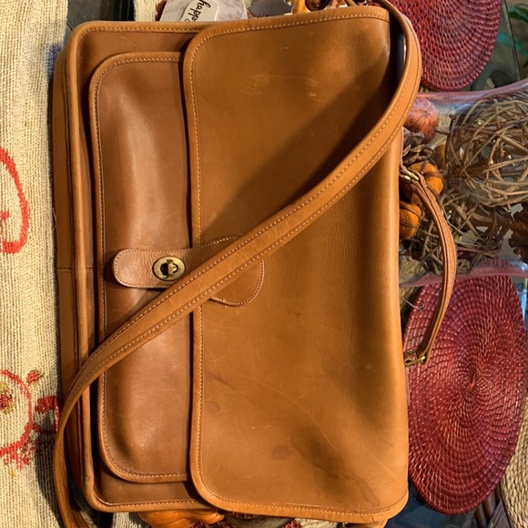 Vintage Leather COACH Briefcase. Messenger Bag. British Tan. - Picture 10 of 10